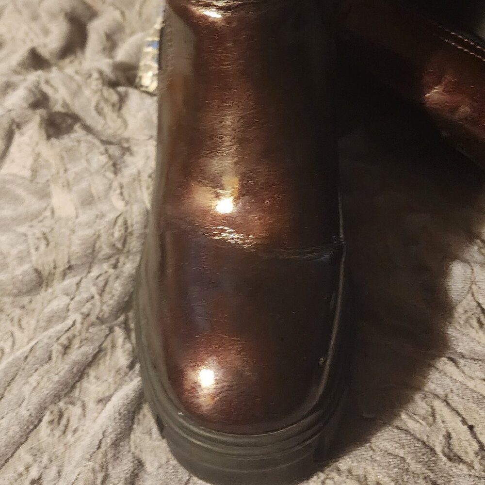 Size 6.5 burgandy/maroon chunky heel booty